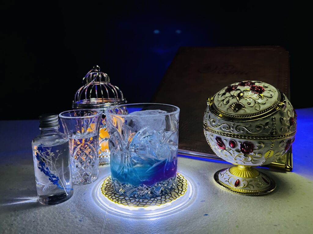 ドリンク、灰皿、メニュー